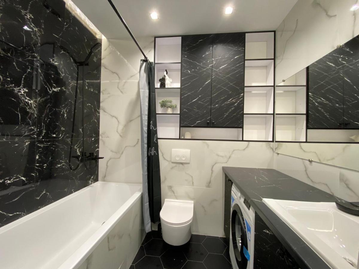 Квартира Для Вас Карла Мікльоша 7 Lägenhet Lviv Exteriör bild